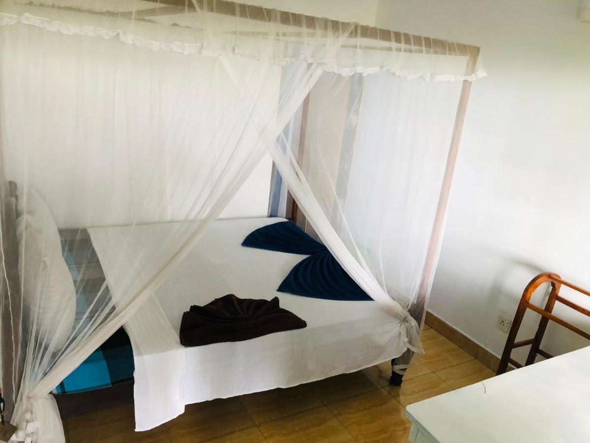 Surfers Paradise Weligama Exterior photo