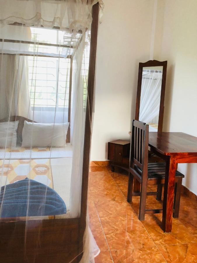Surfers Paradise Weligama Exterior photo