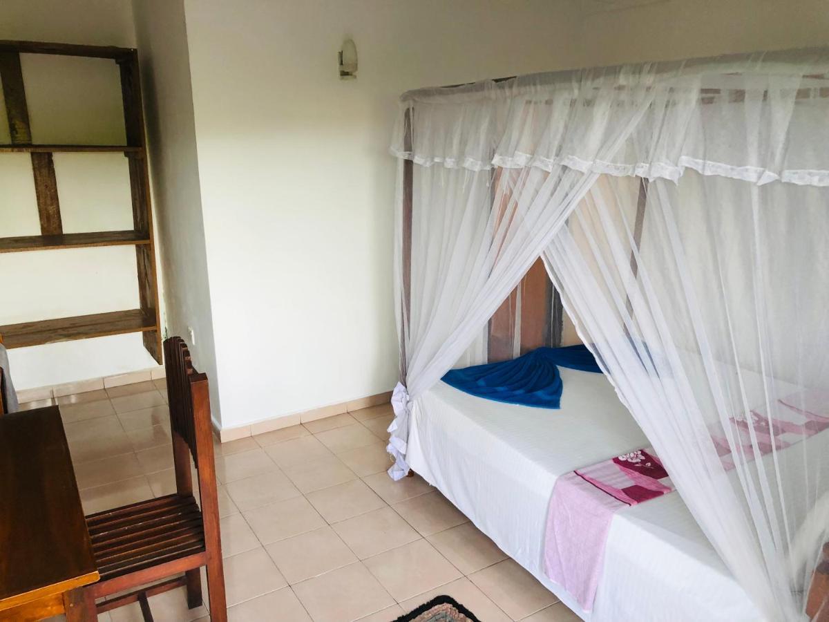 Surfers Paradise Weligama Exterior photo